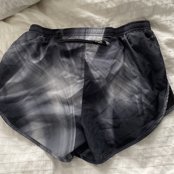 Nike Running Shorts - Picture 3 of 6
